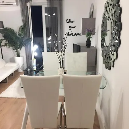 New Chic Apartman *